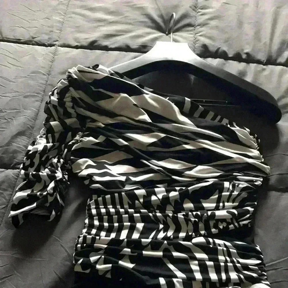 BeBe Dress - Picture 5 of 8